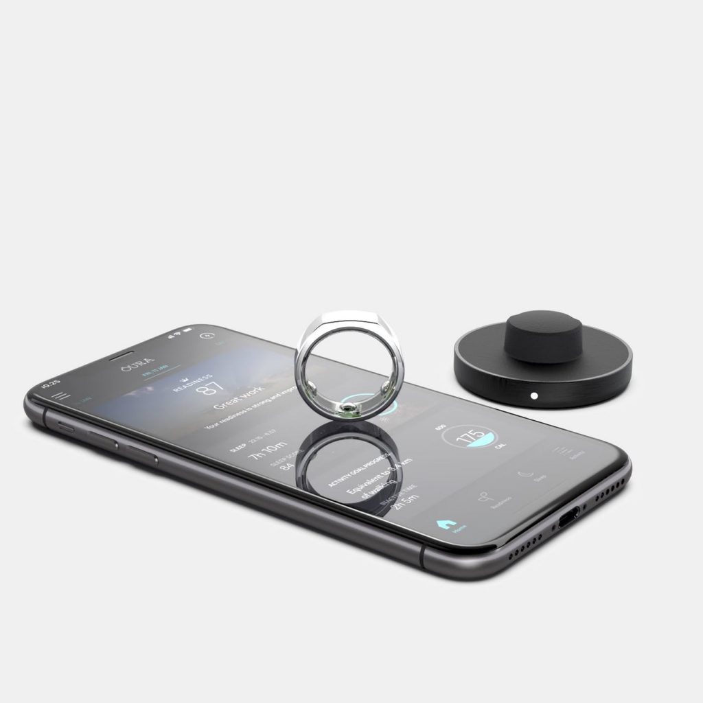 Oura-Fitness-Tracker-Ring-Heritage-Silver