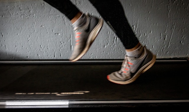 running feet
